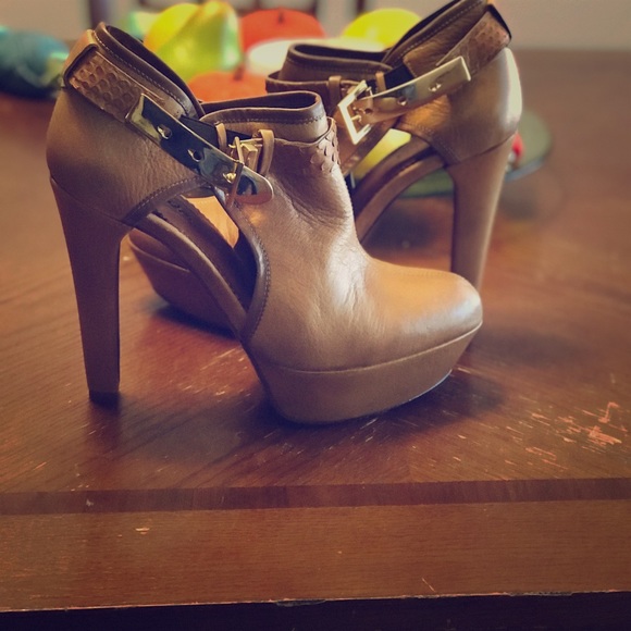 Designer brown leather heels - Picture 1 of 2